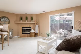 Photo #2: 222120941 Listing