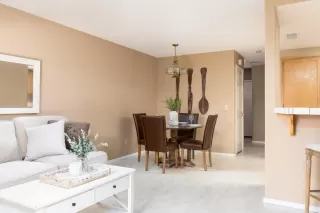 Photo #5: 222120941 Listing