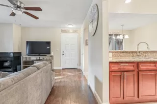 Photo #4: 222121147 Listing 