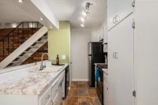 Photo #5: 222121174 Listing