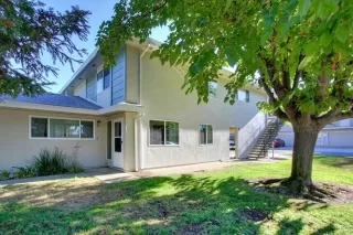 Photo #1: 222122127 Listing 