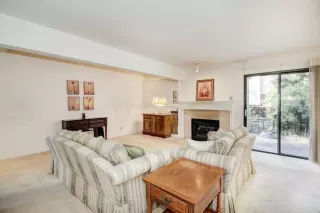 Photo #2: 222122876 Listing