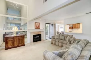 Photo #3: 222122876 Listing