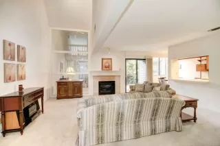 Photo #4: 222122876 Listing