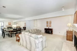 Photo #6: 222122876 Listing