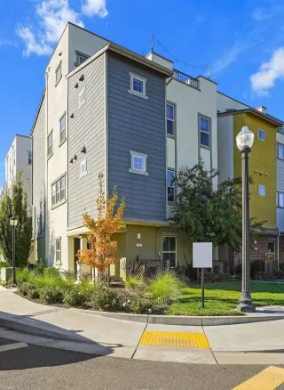 Photo #1: 222122982 Listing