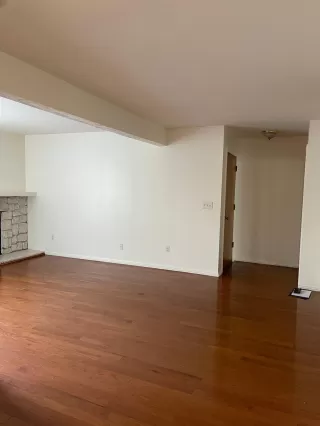 Photo #4: 222123035 Listing