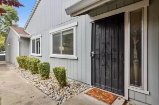 Photo #2: 222123184 Listing