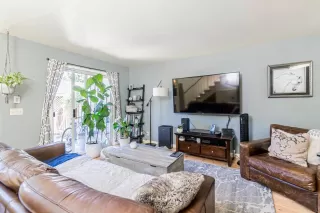 Photo #5: 222123444 Listing 