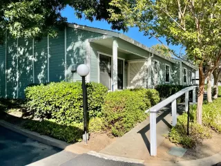 Photo #1: 222124484 Listing