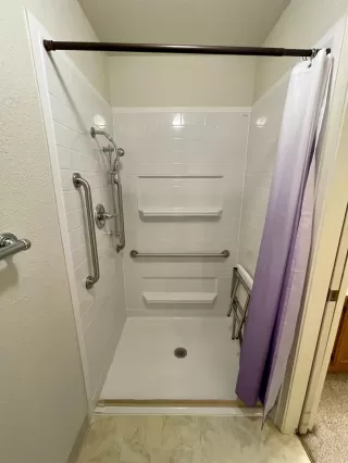 Photo #4: 222124484 Listing