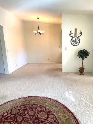Photo #5: 222124484 Listing