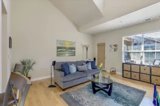 Photo #2: 222124747 Listing 