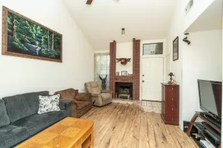 Photo #5: 222125537 Listing