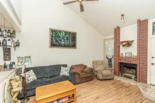 Photo #6: 222125537 Listing