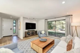 Photo #3: 222125588 Listing