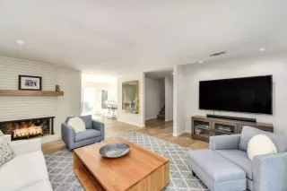 Photo #4: 222125588 Listing