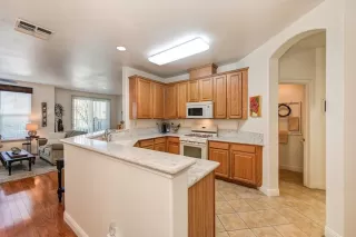 Photo #4: 222125825 Listing 