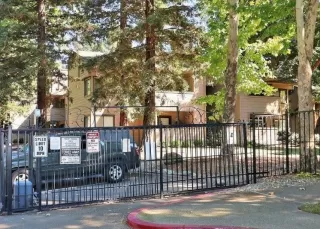 Photo #3: 222126037 Listing 