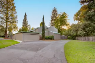 Photo #1: 222126446 Listing