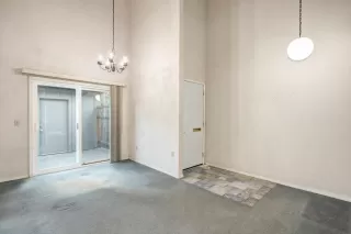 Photo #4: 222126446 Listing