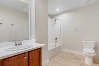 Photo #5: 222126957 Listing