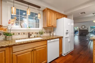 Photo #5: 222127156 Listing 