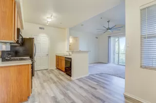 Photo #3: 222128088 Listing