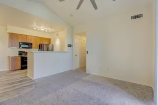 Photo #6: 222128088 Listing