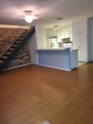 Photo #2: 222128300 Listing 