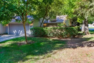 Photo #1: 222128871 Listing