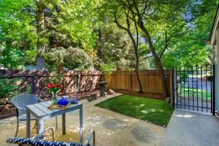 Photo #2: 222128871 Listing