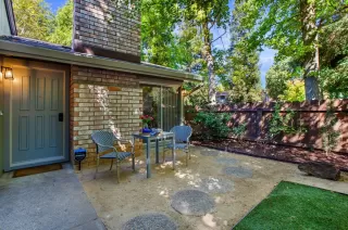 Photo #3: 222128871 Listing