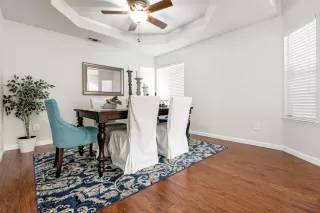 Photo #5: 222129019 Listing