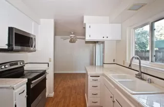 Photo #4: 222130123 Listing 