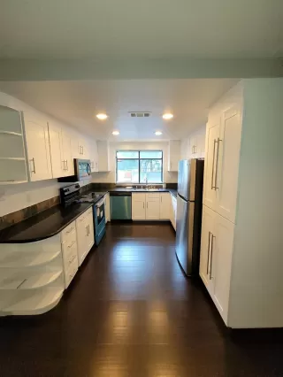 Photo #3: 222130384 Listing