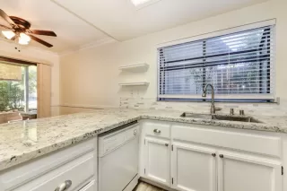 Photo #4: 222130653 Listing 