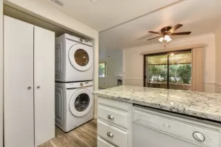 Photo #5: 222130653 Listing 