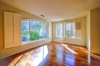 Photo #5: 222131023 Listing