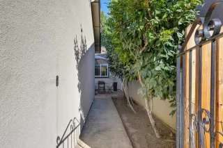 Photo #4: 222131414 Listing