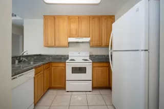 Photo #3: 222132384 Listing