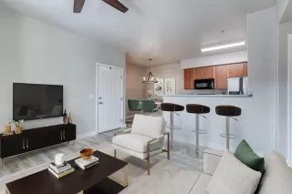 Photo #1: 222132984 Listing