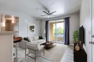 Photo #2: 222132984 Listing