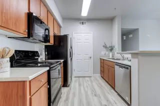 Photo #5: 222132984 Listing