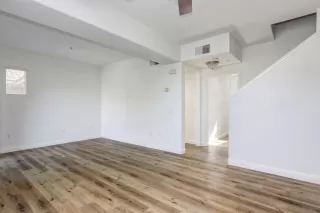 Photo #3: 222133987 Listing