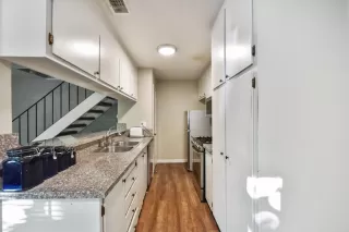 Photo #4: 222134357 Listing 
