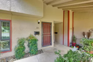 Photo #3: 222134411 Listing