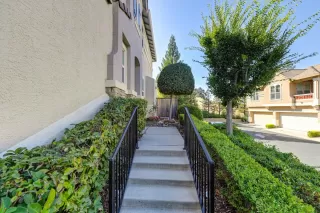 Photo #2: 222134901 Listing