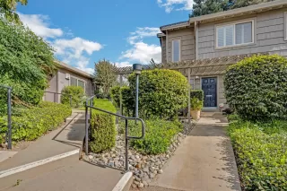 Photo #3: 222135142 Listing