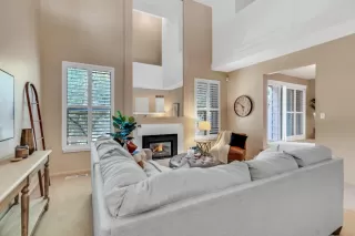 Photo #4: 222135142 Listing